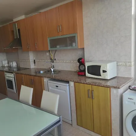 דירה Three Bedroom -